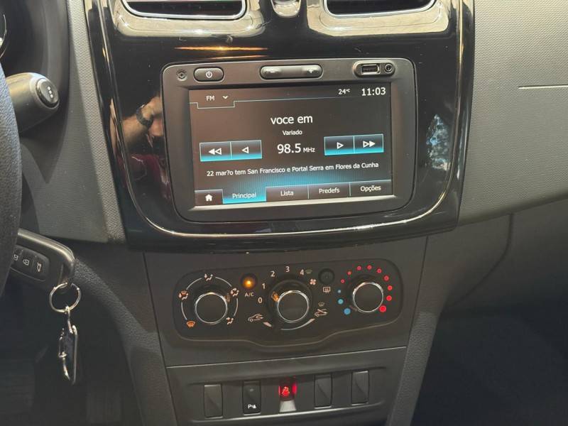 RENAULT - SANDERO - 2019/2020 - Branca - R$ 45.900,00