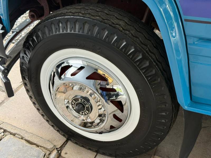 MERCEDES-BENZ - 608 - 1980/1980 - Azul - R$ 80.000,00