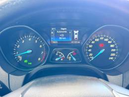 FORD - FOCUS - 2014/2015 - Branca - R$ 62.000,00