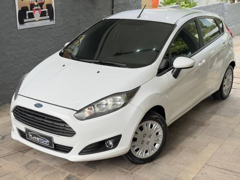 FORD - FIESTA - 2015/2015 - Branca - R$ 43.900,00