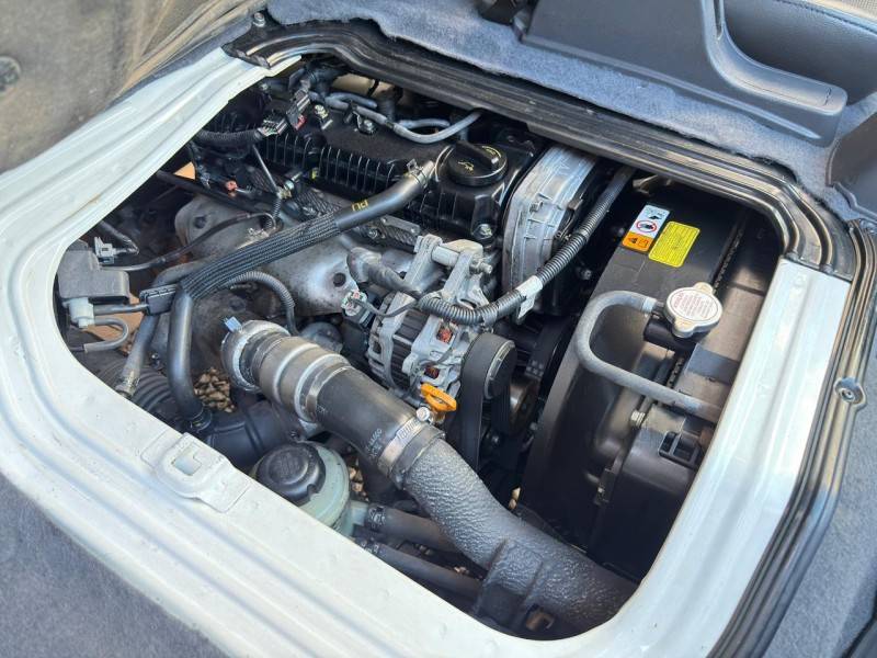 KIA MOTORS - BONGO - 2015/2016 - Branca - R$ 110.000,00