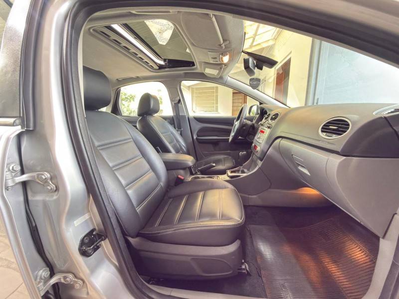 FORD - FOCUS - 2013/2013 - Prata - R$ 56.000,00