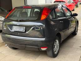 FORD - FOCUS - 2008/2009 - Preta - R$ 27.500,00