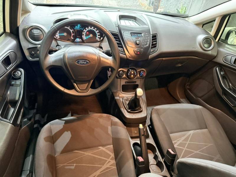 FORD - FIESTA - 2015/2015 - Branca - R$ 43.900,00