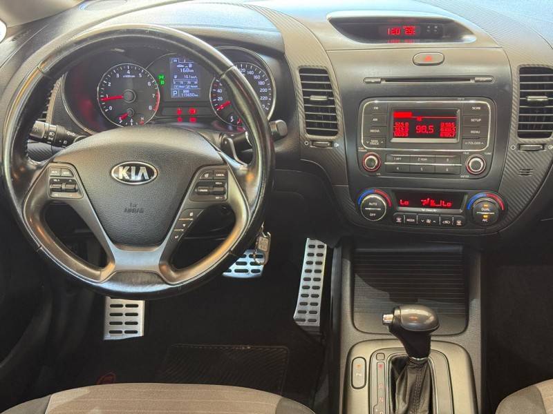 KIA MOTORS - CERATO - 2013/2014 - Branca - R$ 68.000,00