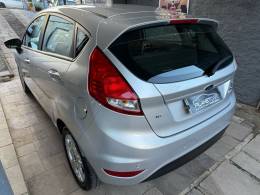 FORD - FIESTA - 2015/2015 - Prata - R$ 47.000,00
