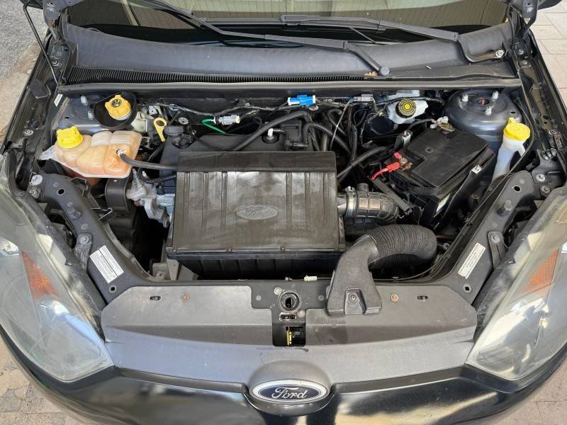 FORD - FIESTA - 2013/2014 - Preta - R$ 24.000,00