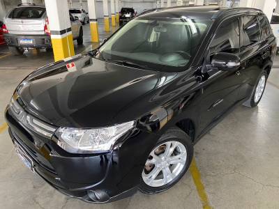 MITSUBISHI - OUTLANDER - 2014/2015 - Preta - R$ 74.900,00