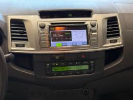 TOYOTA - HILUX - 2013/2013 - Prata - R$ 132.900,00