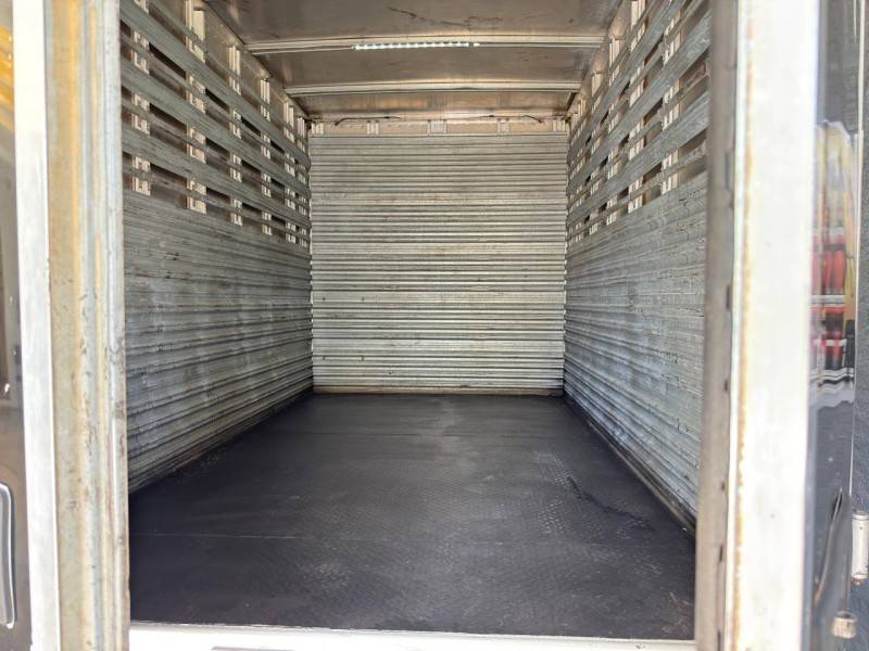 KIA MOTORS - BONGO - 2015/2016 - Branca - R$ 110.000,00