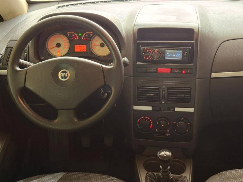 FIAT - IDEA - 2006/2007 - Bege - R$ 24.500,00