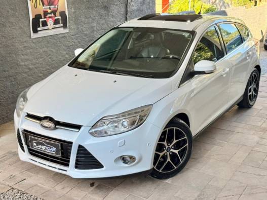 FORD - FOCUS - 2014/2015 - Branca - R$ 62.000,00