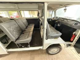 VOLKSWAGEN - KOMBI - 2013/2014 - Branca - R$ 55.000,00
