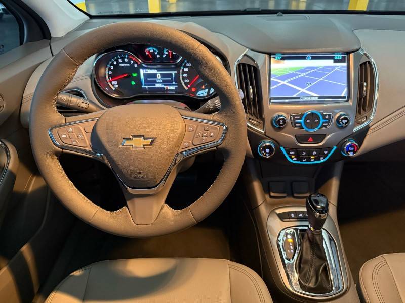 CHEVROLET - CRUZE - 2017/2018 - Vermelha - R$ 96.000,00