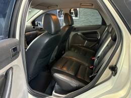 FORD - FOCUS - 2010/2011 - Prata - R$ 39.900,00