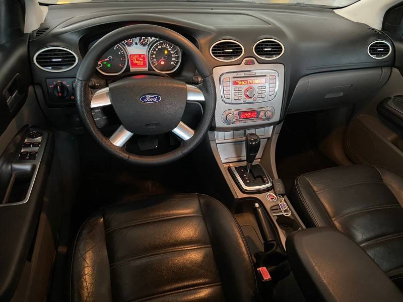 FORD - FOCUS - 2012/2013 - Prata - R$ 45.000,00