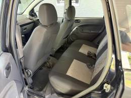 FORD - FIESTA - 2013/2014 - Preta - R$ 24.000,00