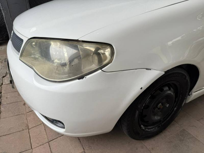 FIAT - PALIO - 2005/2006 - Branca - R$ 19.900,00