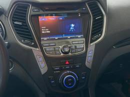 HYUNDAI - SANTA FÉ - 2013/2014 - Preta - R$ 85.900,00