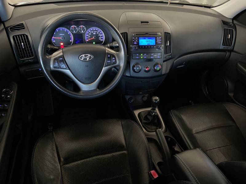 HYUNDAI - I30 - 2010/2010 - Azul - R$ 43.500,00