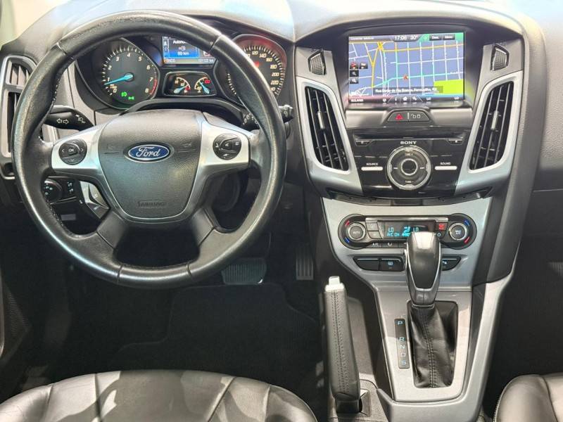 FORD - FOCUS - 2014/2015 - Branca - R$ 62.000,00