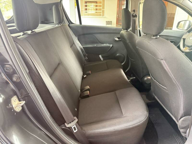 RENAULT - SANDERO - 2018/2018 - Preta - R$ 52.900,00