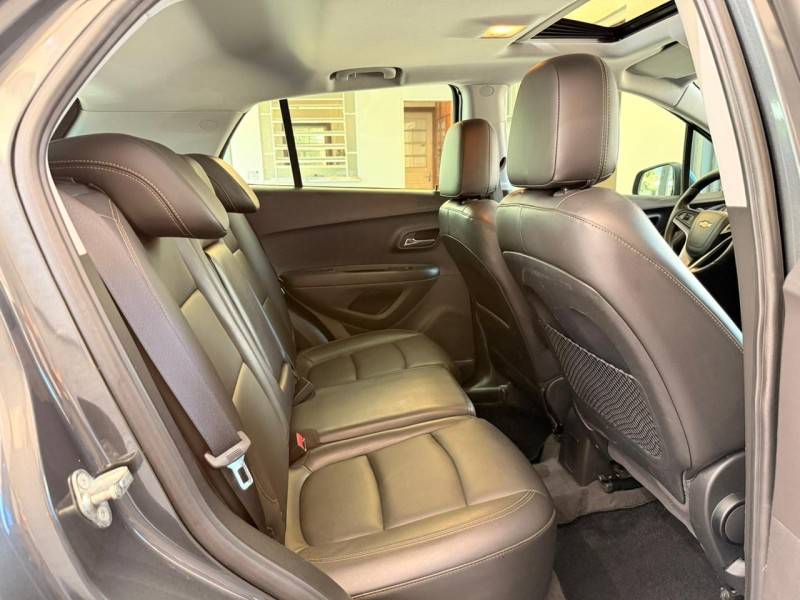 CHEVROLET - TRACKER - 2018/2018 - Cinza - R$ 89.900,00