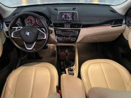 BMW - X1 - 2017/2018 - Branca - R$ 138.000,00