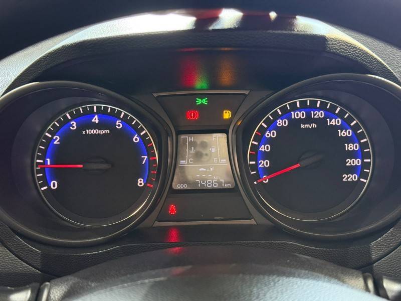 HYUNDAI - HB20S - 2014/2015 - Branca - R$ 55.000,00