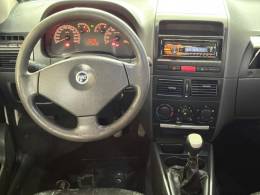 FIAT - PALIO - 2005/2006 - Branca - R$ 19.900,00