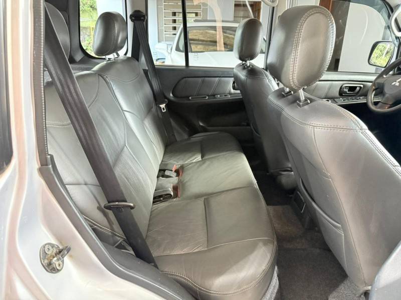 MITSUBISHI - PAJERO TR4 - 2010/2010 - Prata - R$ 59.900,00