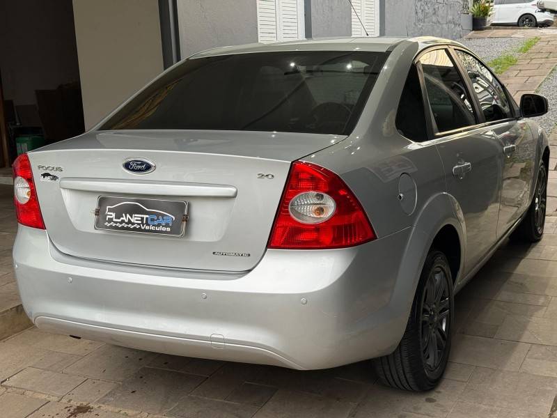 FORD - FOCUS - 2012/2013 - Prata - R$ 43.000,00