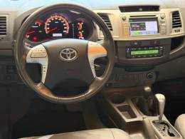 TOYOTA - HILUX - 2013/2013 - Prata - R$ 132.900,00