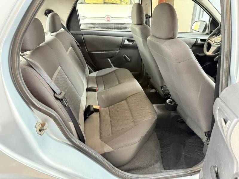 CHEVROLET - CELTA - 2012/2012 - Prata - R$ 29.500,00