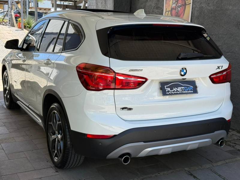 BMW - X1 - 2017/2018 - Branca - R$ 133.900,00
