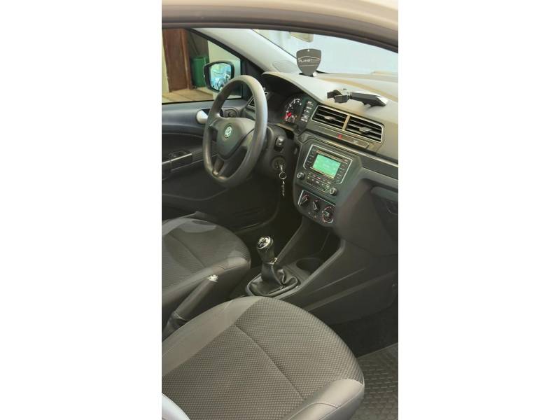 VOLKSWAGEN - SAVEIRO - 2019/2020 - Branca - R$ 63.000,00