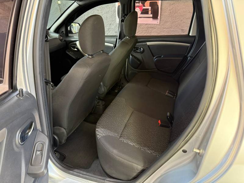 RENAULT - DUSTER - 2015/2016 - Prata - R$ 61.000,00