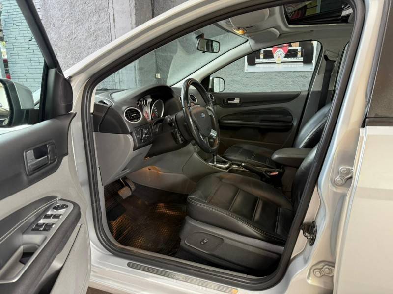 FORD - FOCUS - 2009/2009 - Prata - R$ 35.500,00