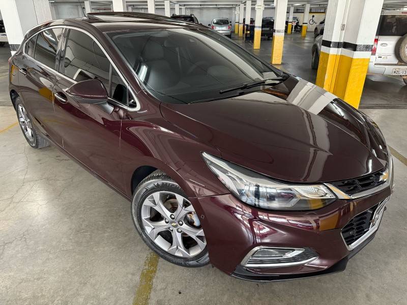 CHEVROLET - CRUZE - 2017/2018 - Vermelha - R$ 96.000,00