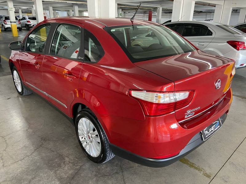 FIAT - GRAND SIENA - 2013/2014 - Vermelha - R$ 42.000,00