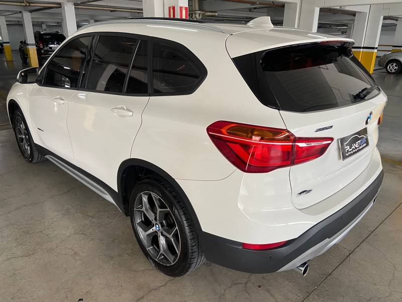 BMW - X1 - 2017/2018 - Branca - R$ 138.000,00