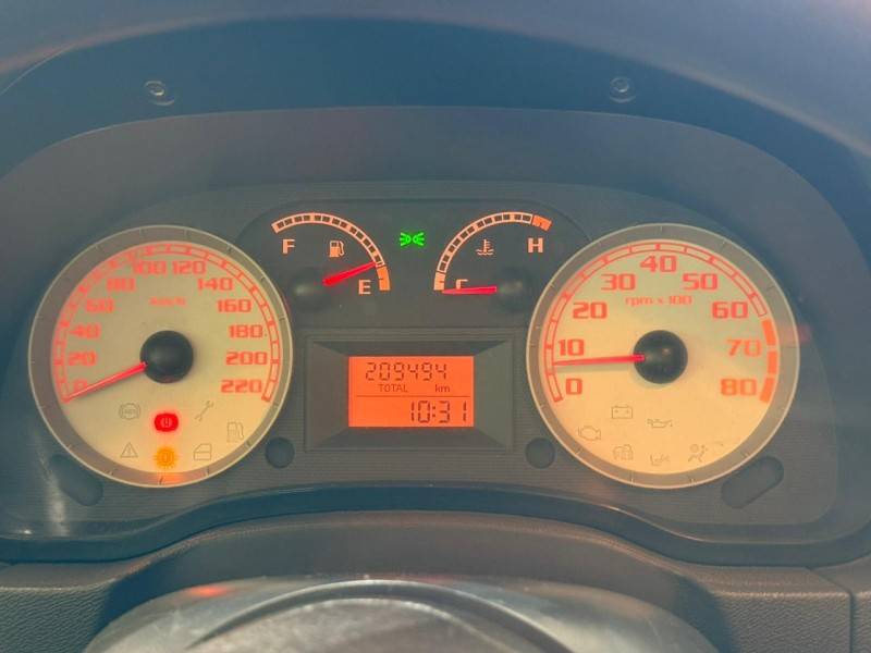 FIAT - IDEA - 2006/2007 - Bege - R$ 24.500,00