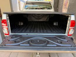 TOYOTA - HILUX - 2013/2013 - Prata - R$ 132.900,00