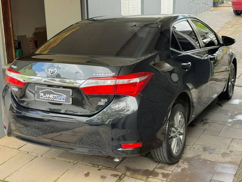 TOYOTA - COROLLA - 2014/2015 - Preta - R$ 85.900,00