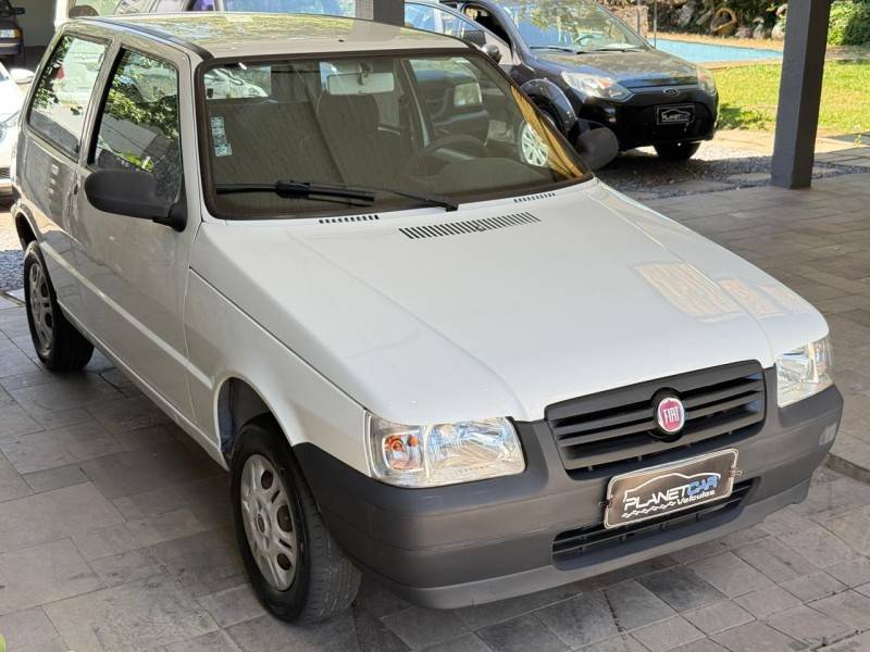 FIAT - UNO - 2013/2013 - Branca - R$ 24.500,00