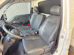 KIA MOTORS - BONGO - 2015/2016 - Branca - R$ 110.000,00