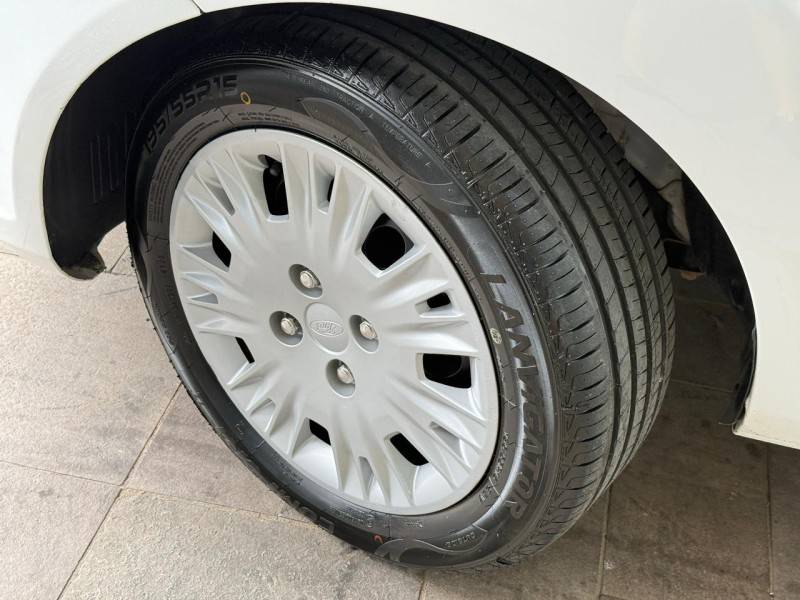 FORD - FIESTA - 2015/2015 - Branca - R$ 43.900,00