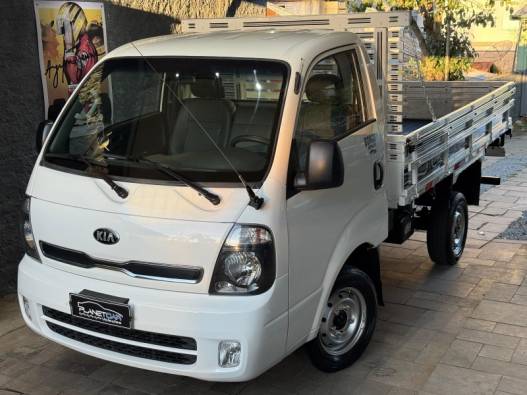 KIA MOTORS - BONGO - 2015/2016 - Branca - R$ 105.000,00