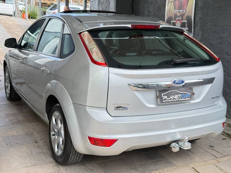 FORD - FOCUS - 2013/2013 - Prata - R$ 56.000,00