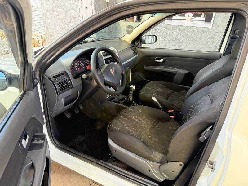 FIAT - STRADA - 2009/2009 - Branca - R$ 35.000,00